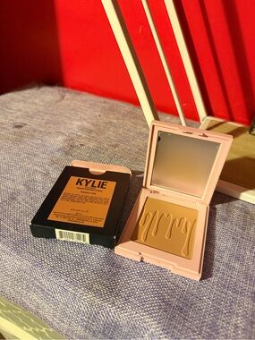 Kylie Bronzer Compact